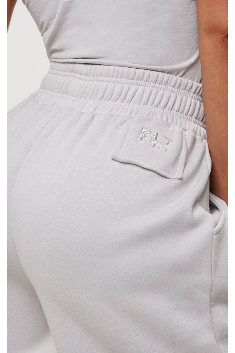 Формуйте сірі піт високої талії