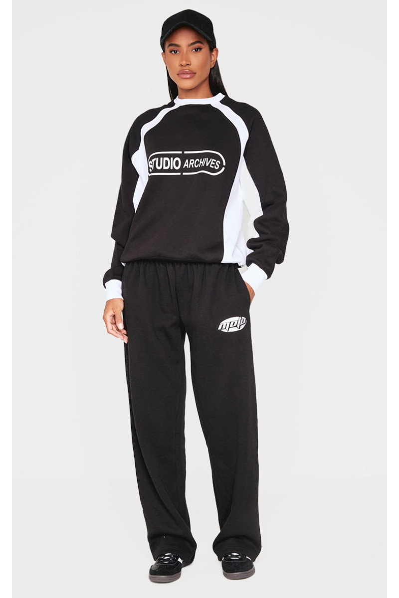 Чорний контрастний світшот Studio Archives