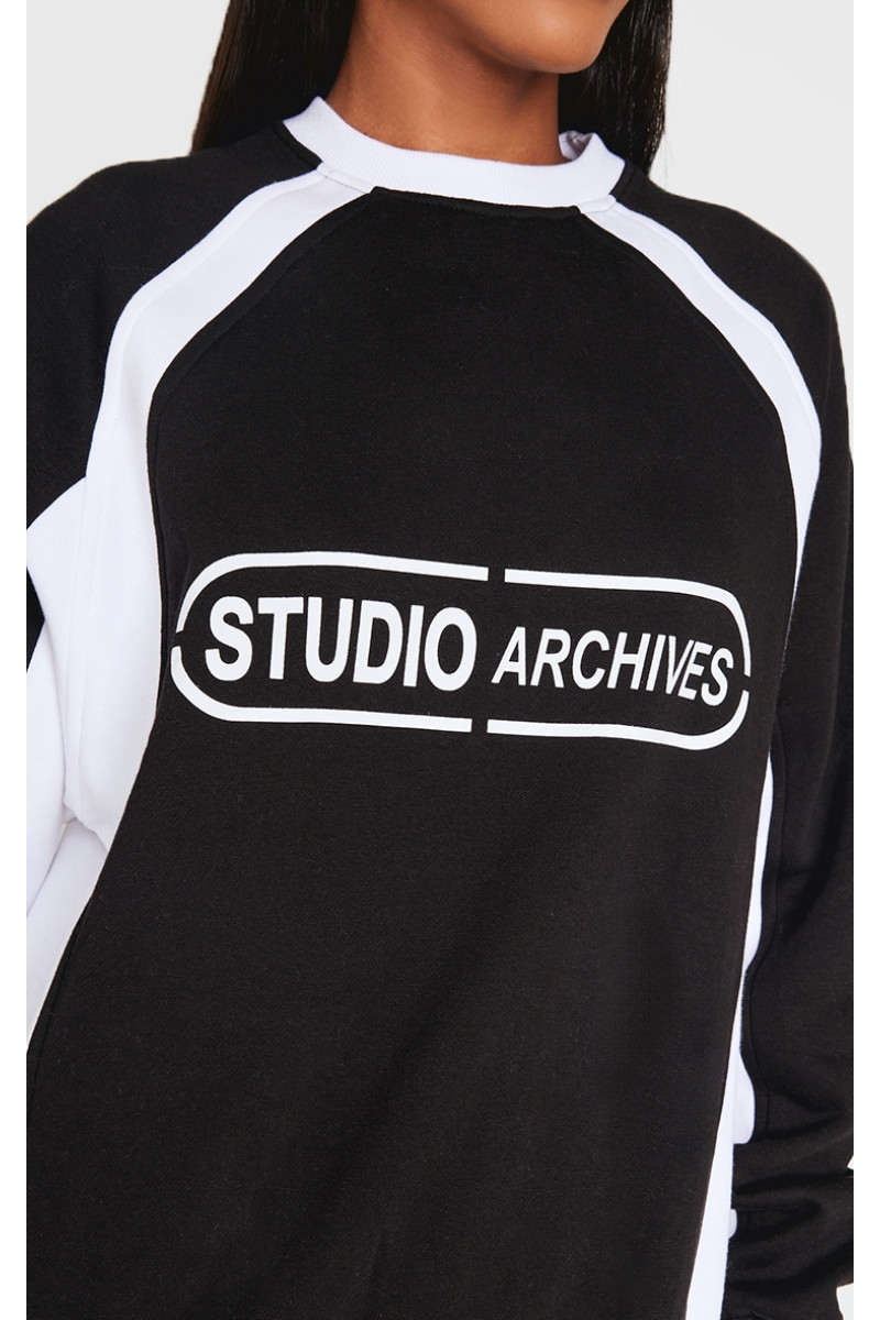 Чорний контрастний світшот Studio Archives