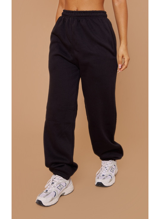 Маленькі чорні кінцеві основні пробіжки