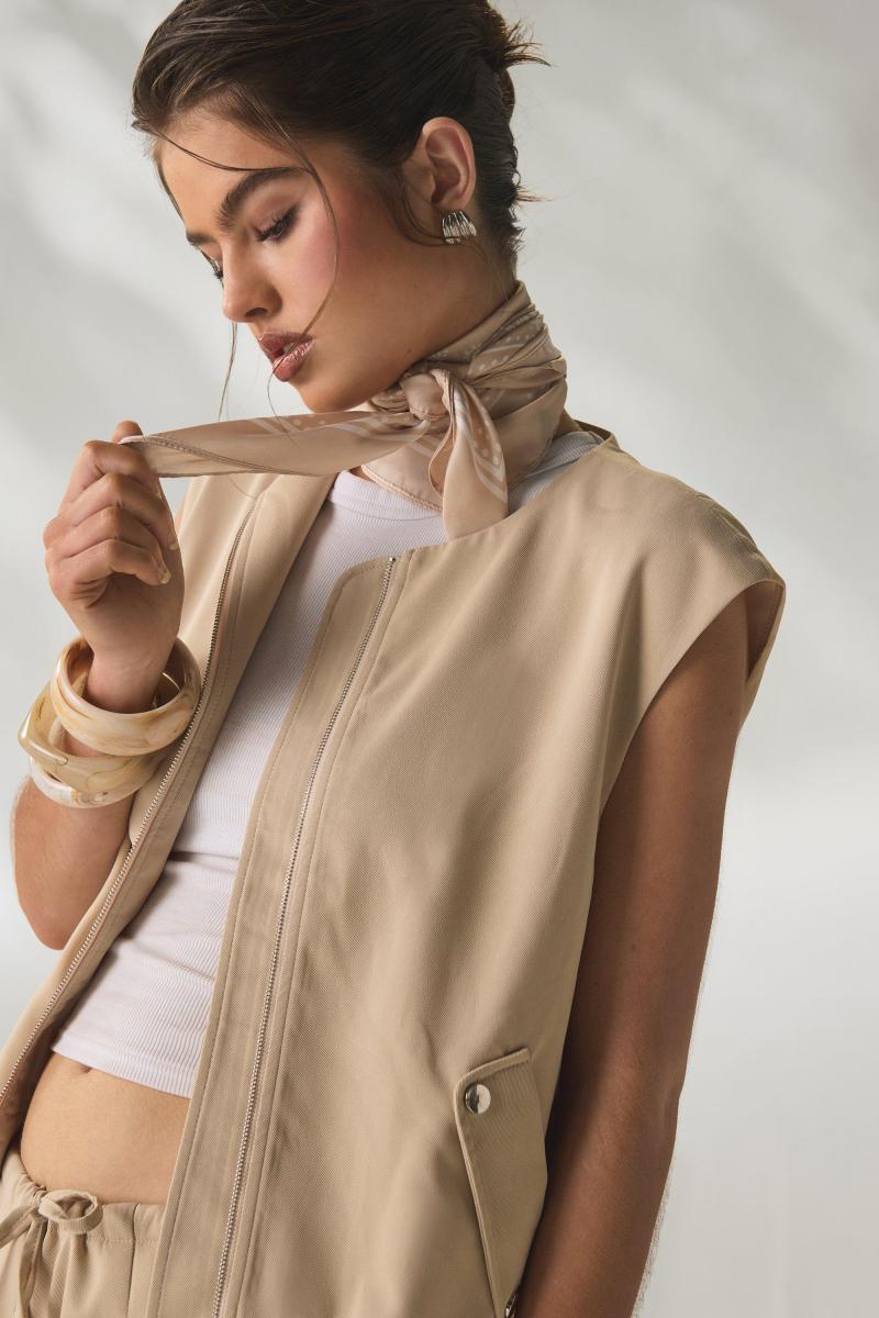 Тканий верхній костюм без рукавів