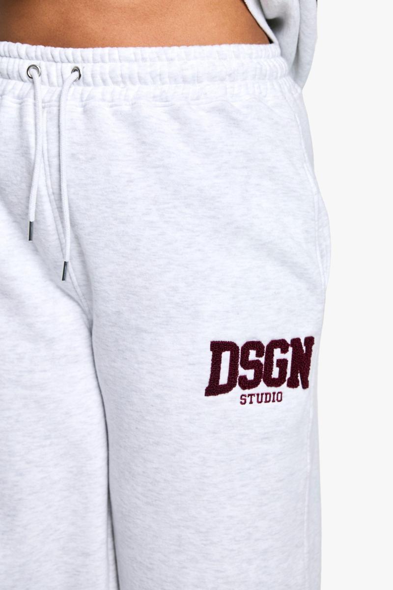 Plus Dsgn Studio Applique Straight Leg Jogger