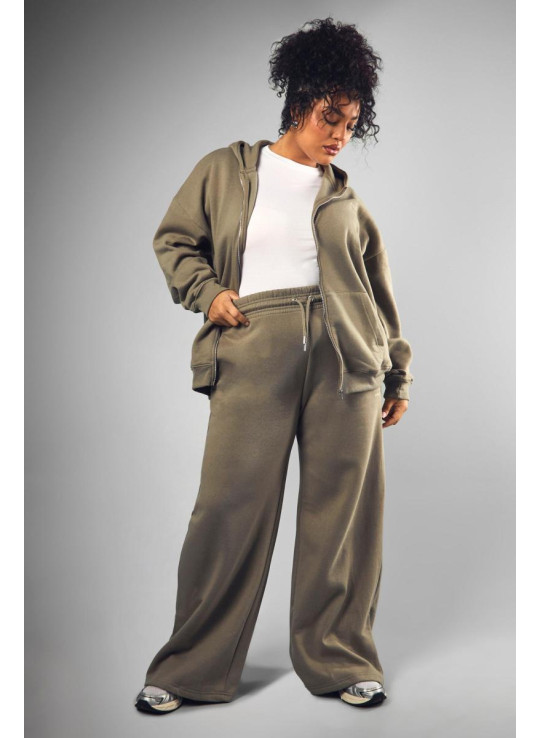 Плюс студія DSGN вишиває широкий пробіг ноги