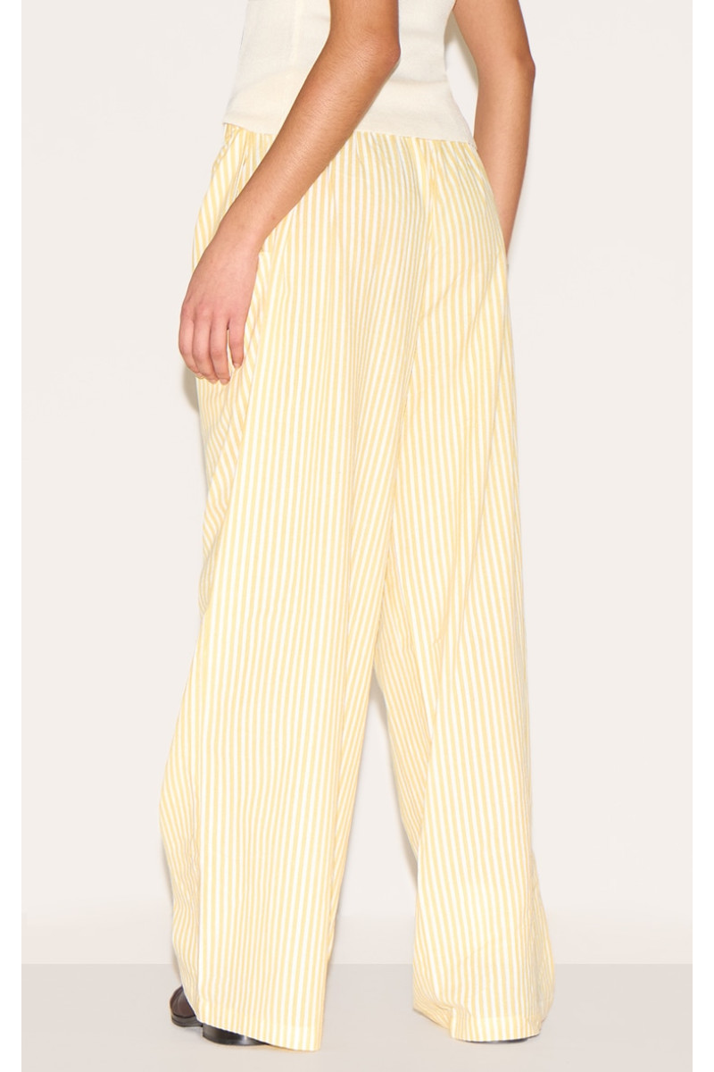 Маленька лимонна смуга білизна виглядає еластично штани талії