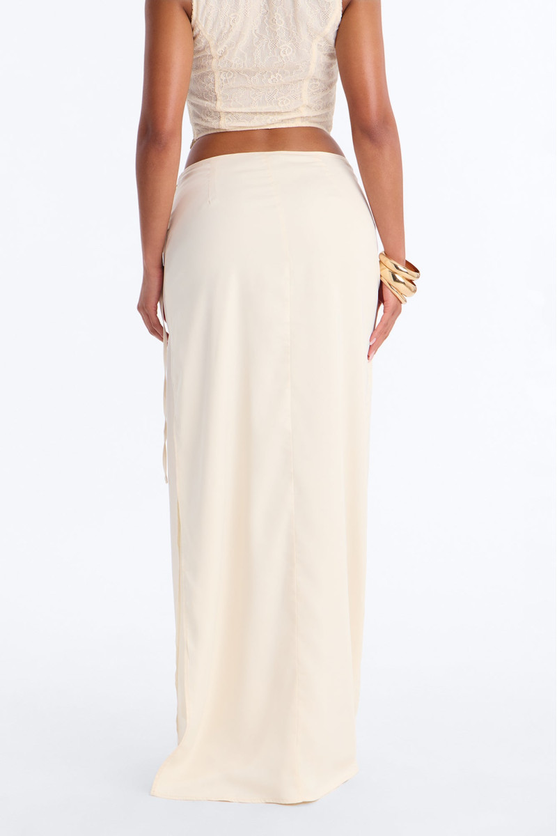 Довга сукня-максі 