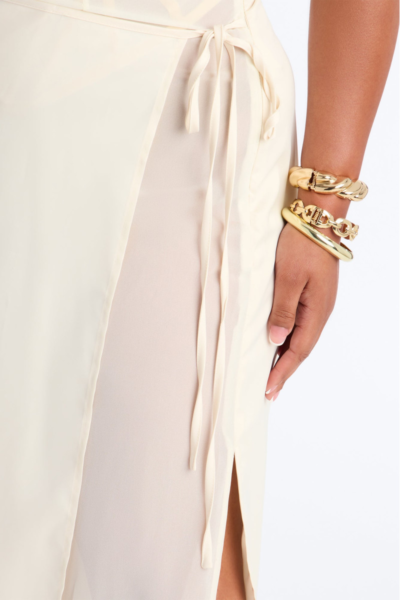 Довга сукня-максі 