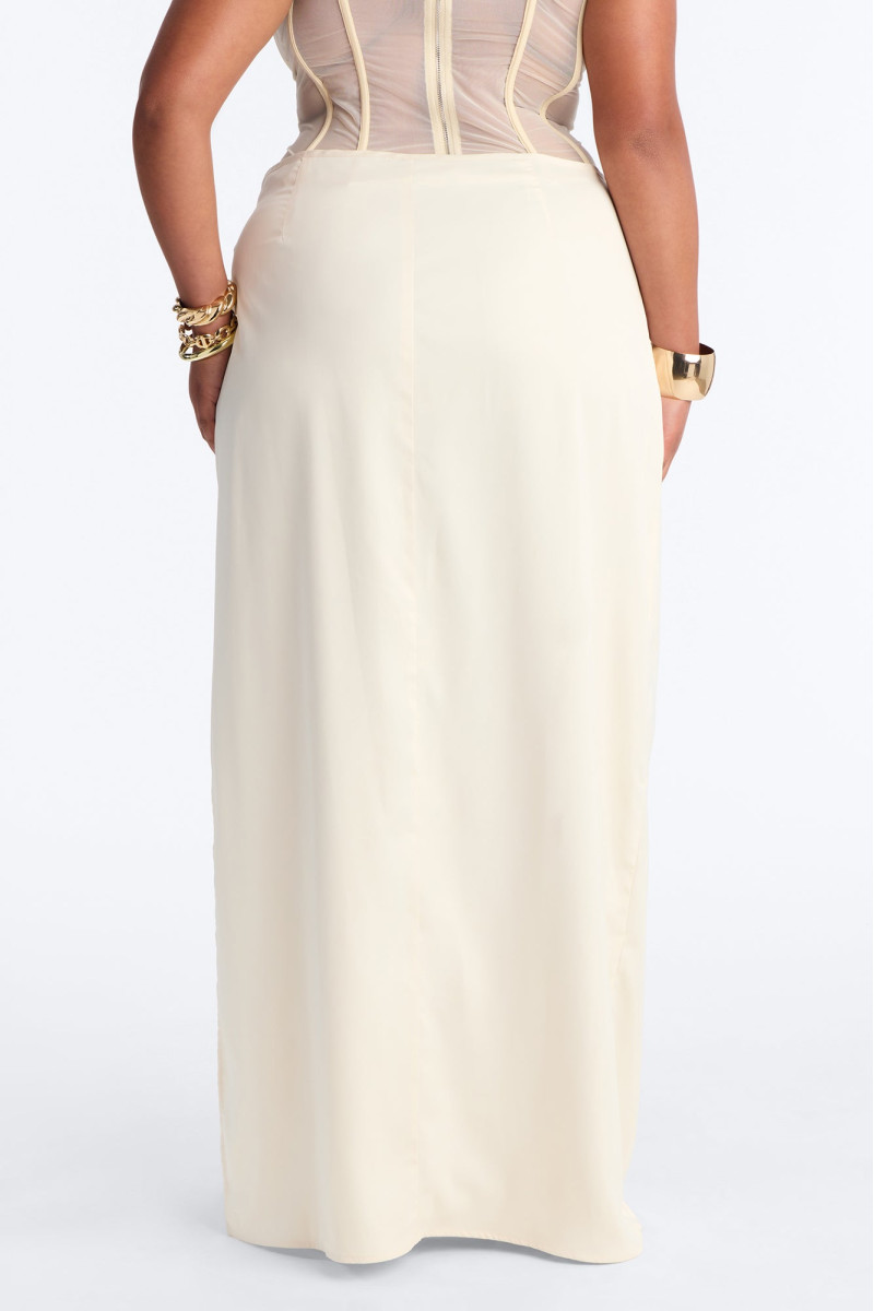 Довга сукня-максі 