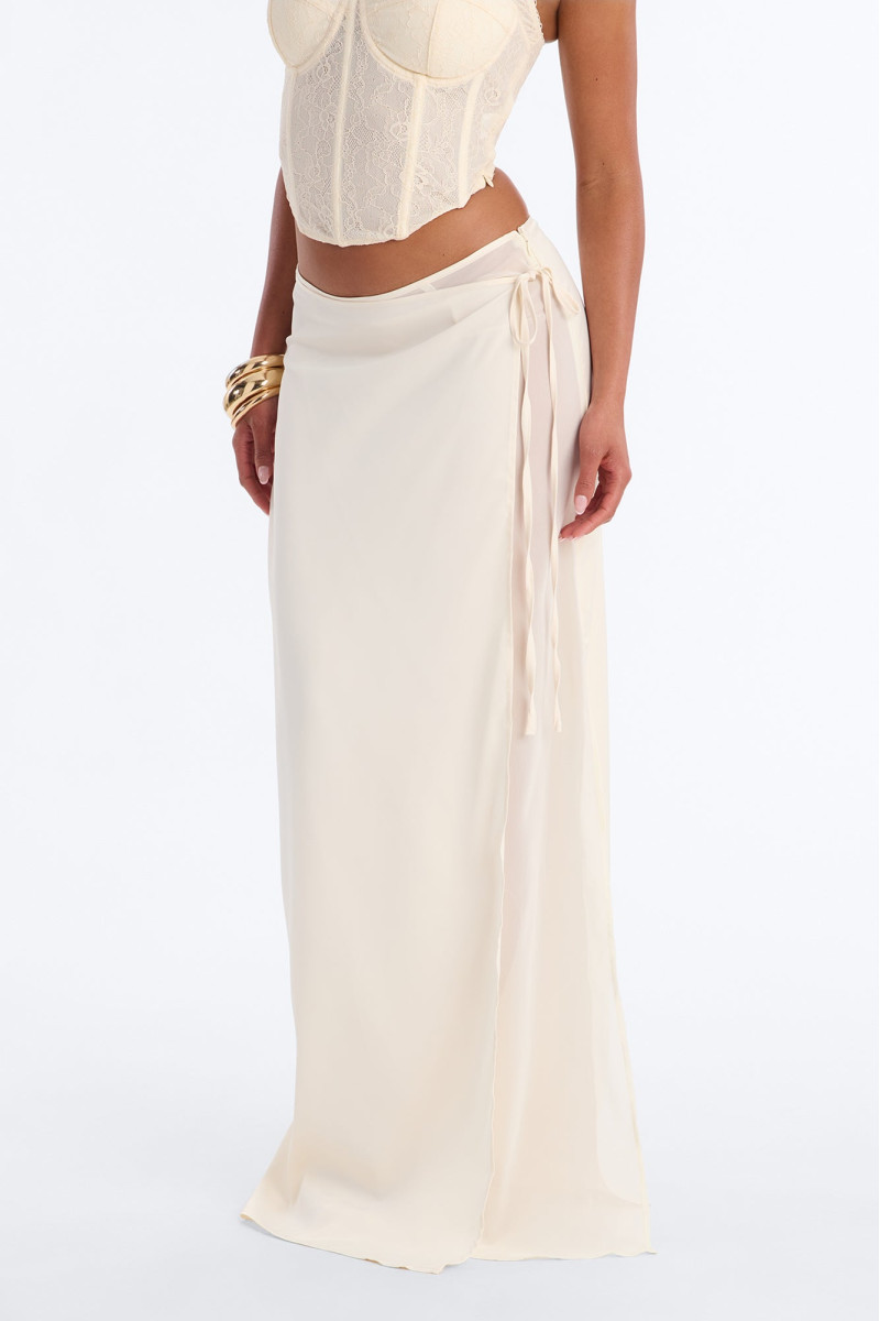 Довга сукня-максі 