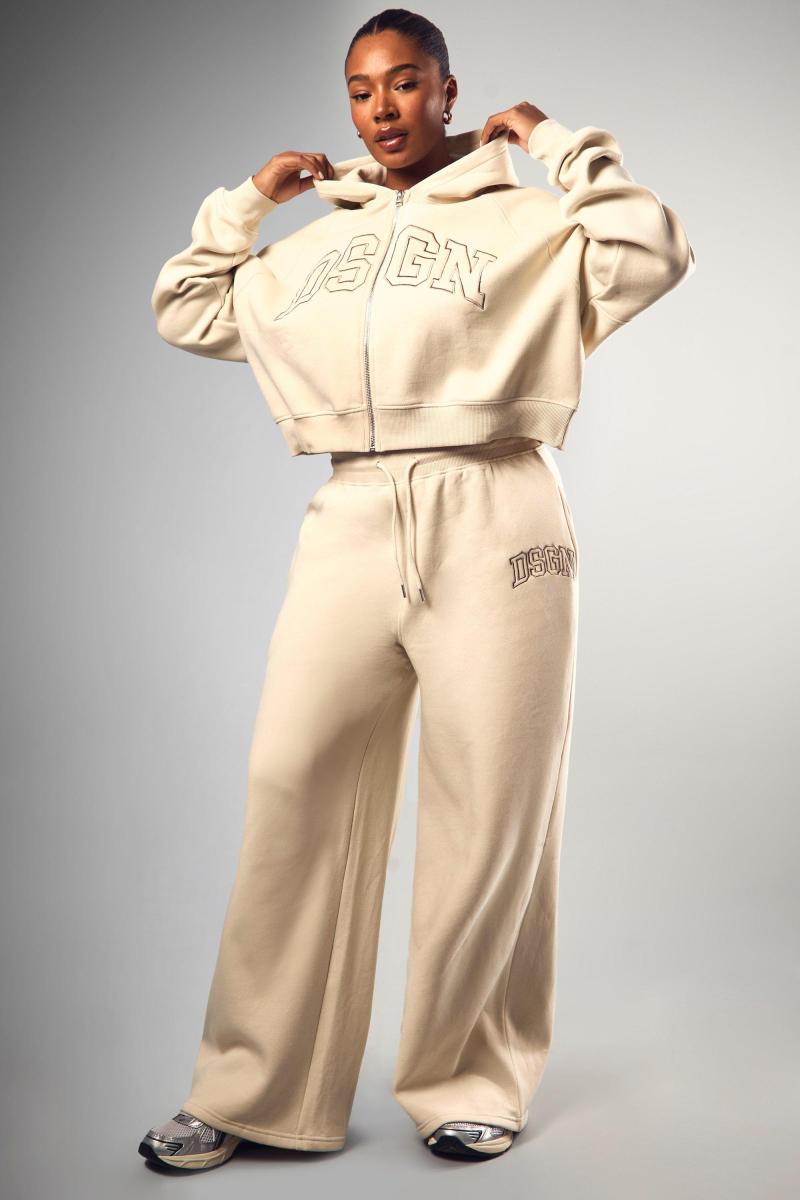 Плюс DSGN Studio Applique Jogger