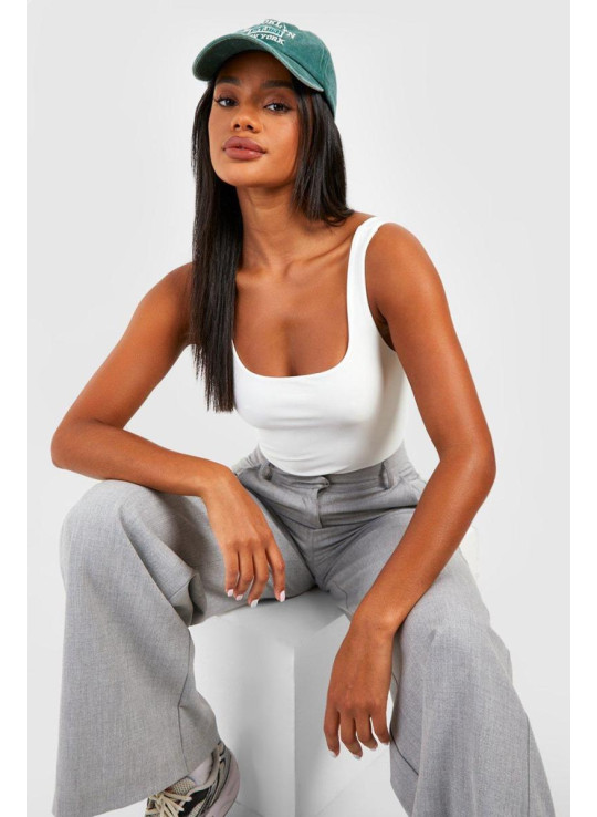 Біле двошарове боді з квадратним вирізом