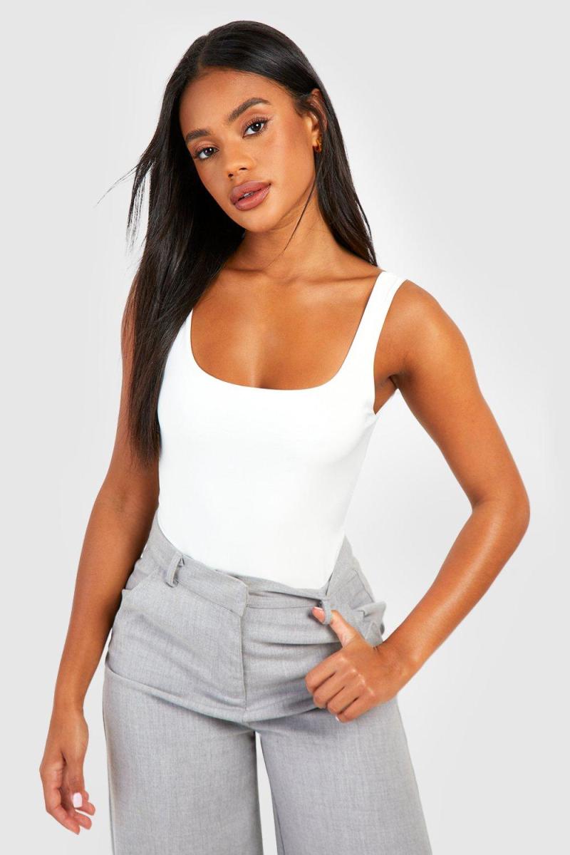 Біле двошарове боді з квадратним вирізом