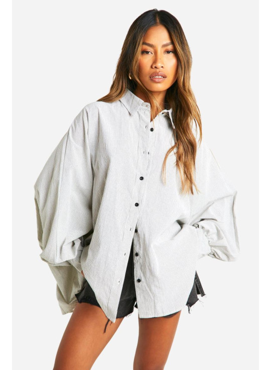 Тонкий об'ємний рукав, що не має сорочки