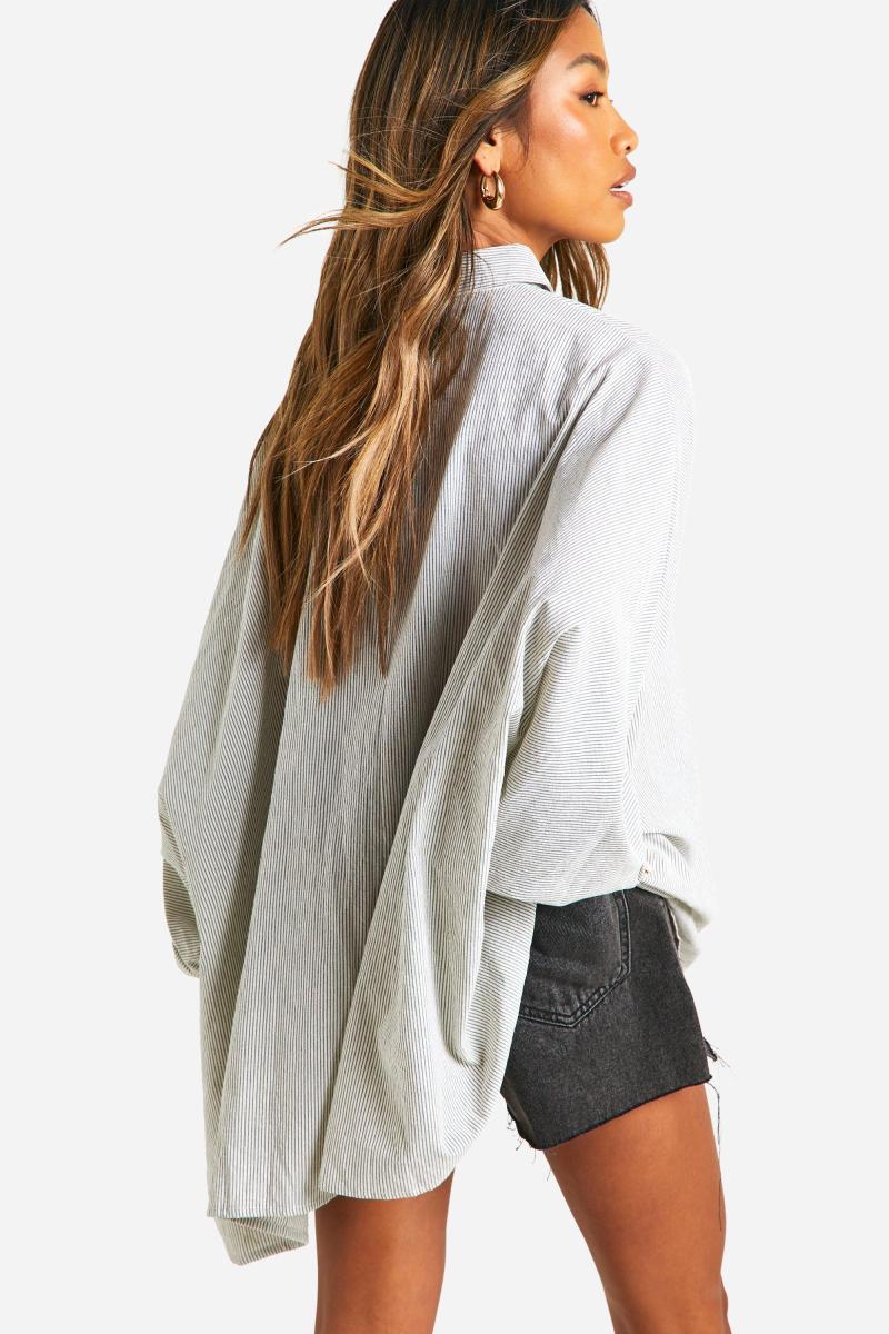 Тонкий об'ємний рукав, що не має сорочки