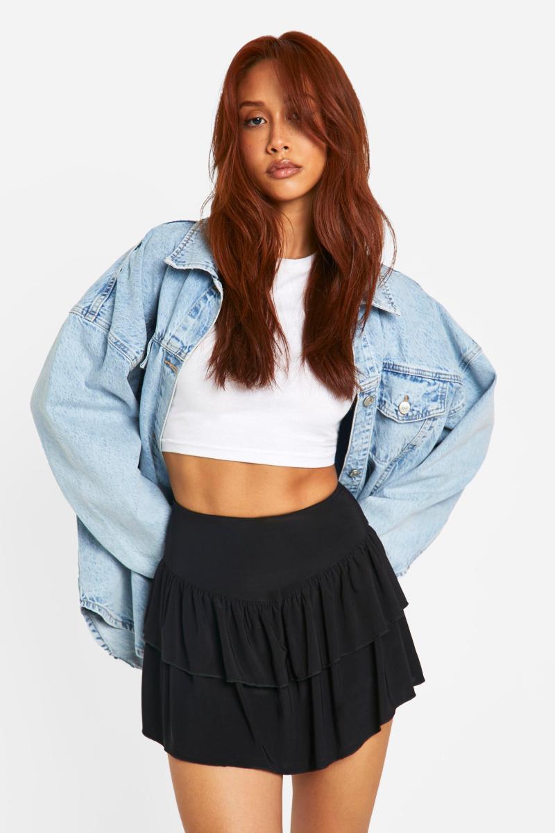 Облягаючі шорти з рюшами