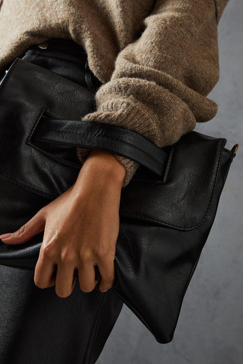 Негабаритна шкіряна сумка зчеплення з ручкою