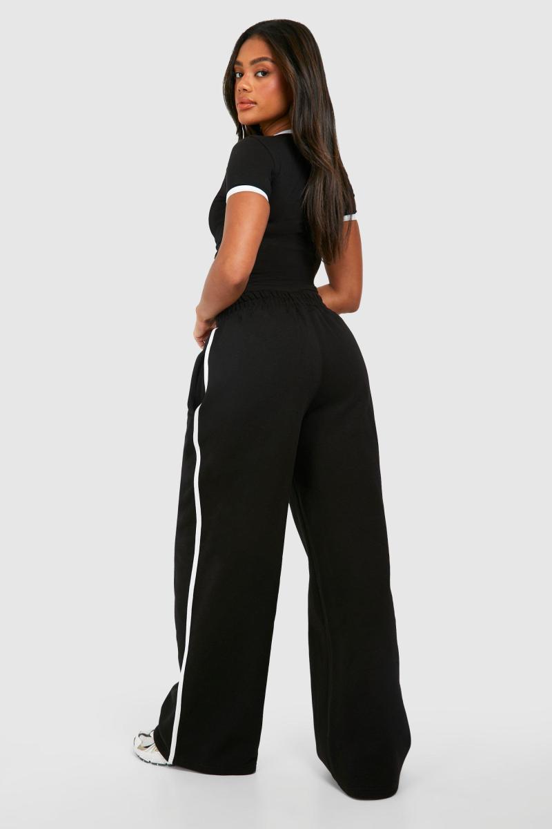 Футболка з окантовкою та спортивний комплект із прямими штанинами