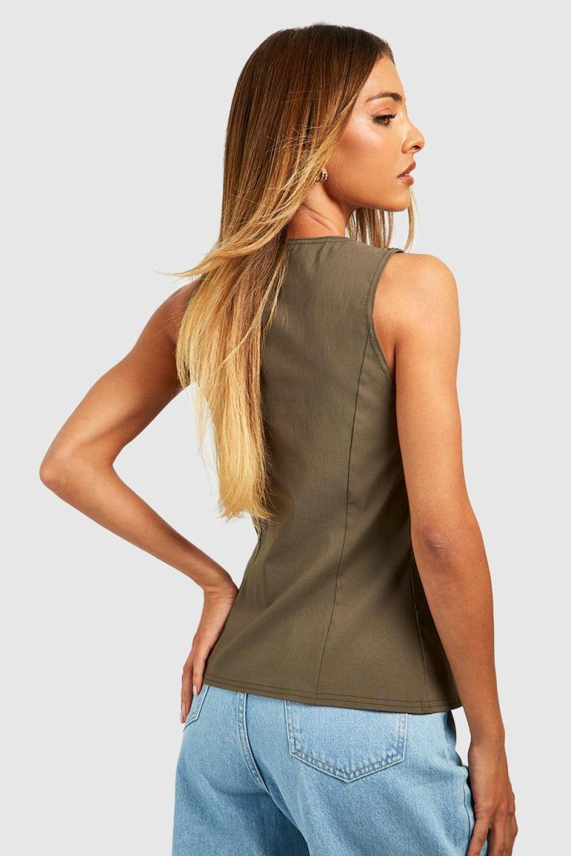 Жилет на ґудзиках кольору хакі