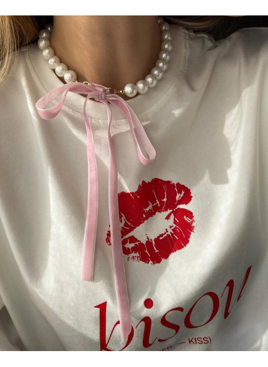 Молочна футболка поцілунок 